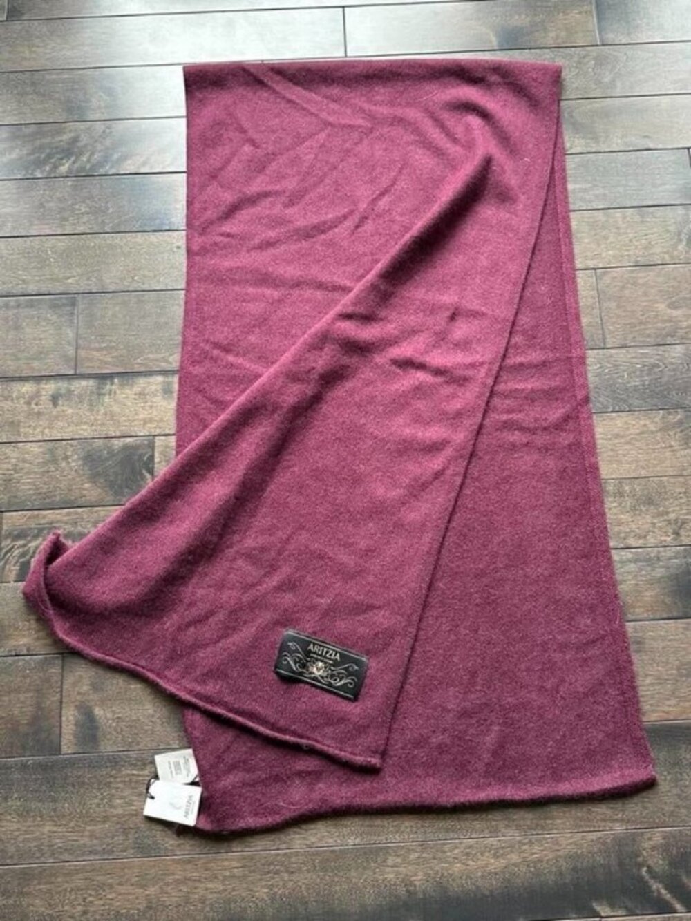 Aritzia Cashmere Medium Scarf - new with tags